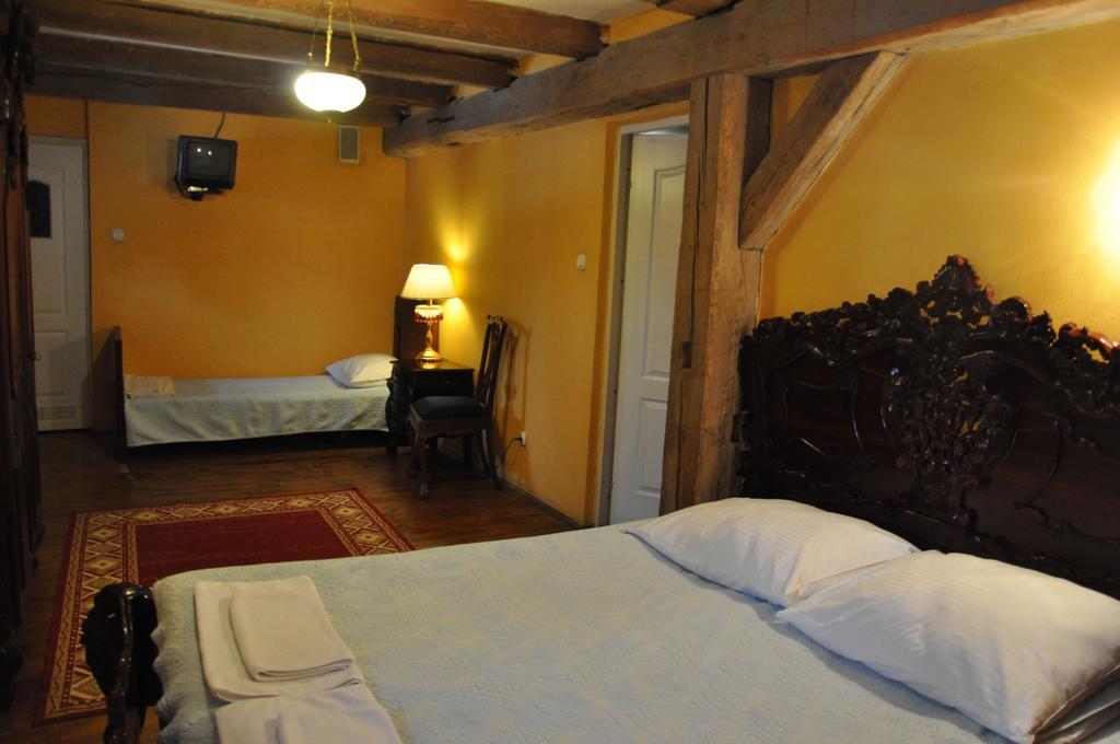 Ostoya Inn & Granary Jasionka Phòng bức ảnh